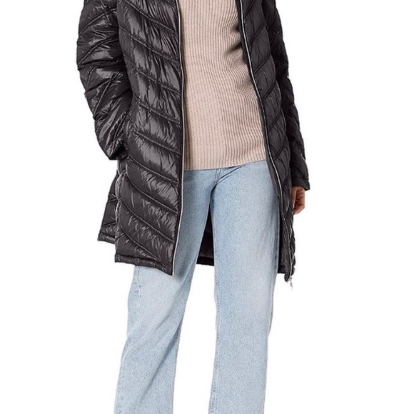 Calvin Klein packable lightweight premium down jacket - Picture 9 of 9